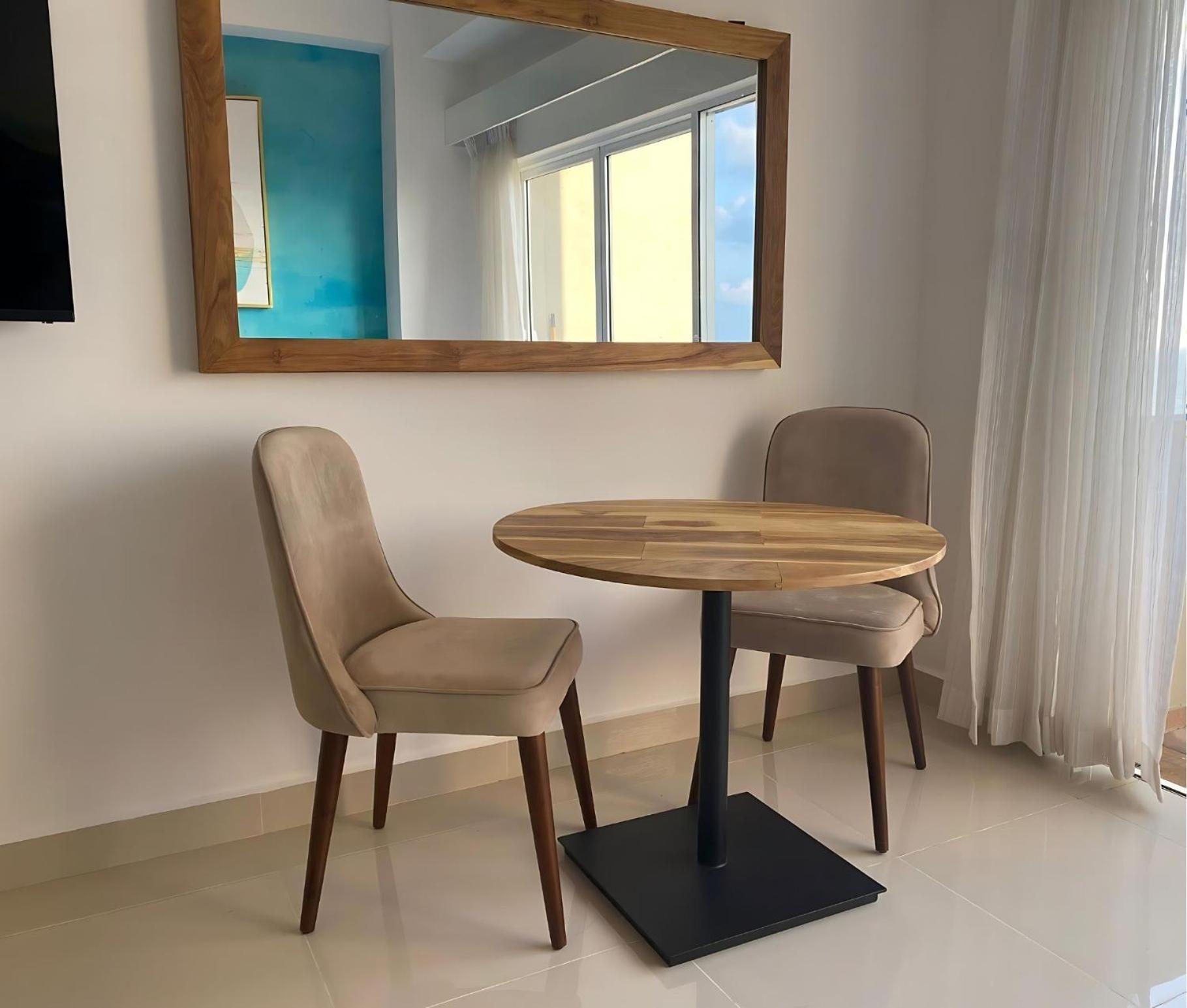 Negombo Ocean Breeze - Bliss On The Beach Luxury Apartments By Serendib Vacation المظهر الخارجي الصورة