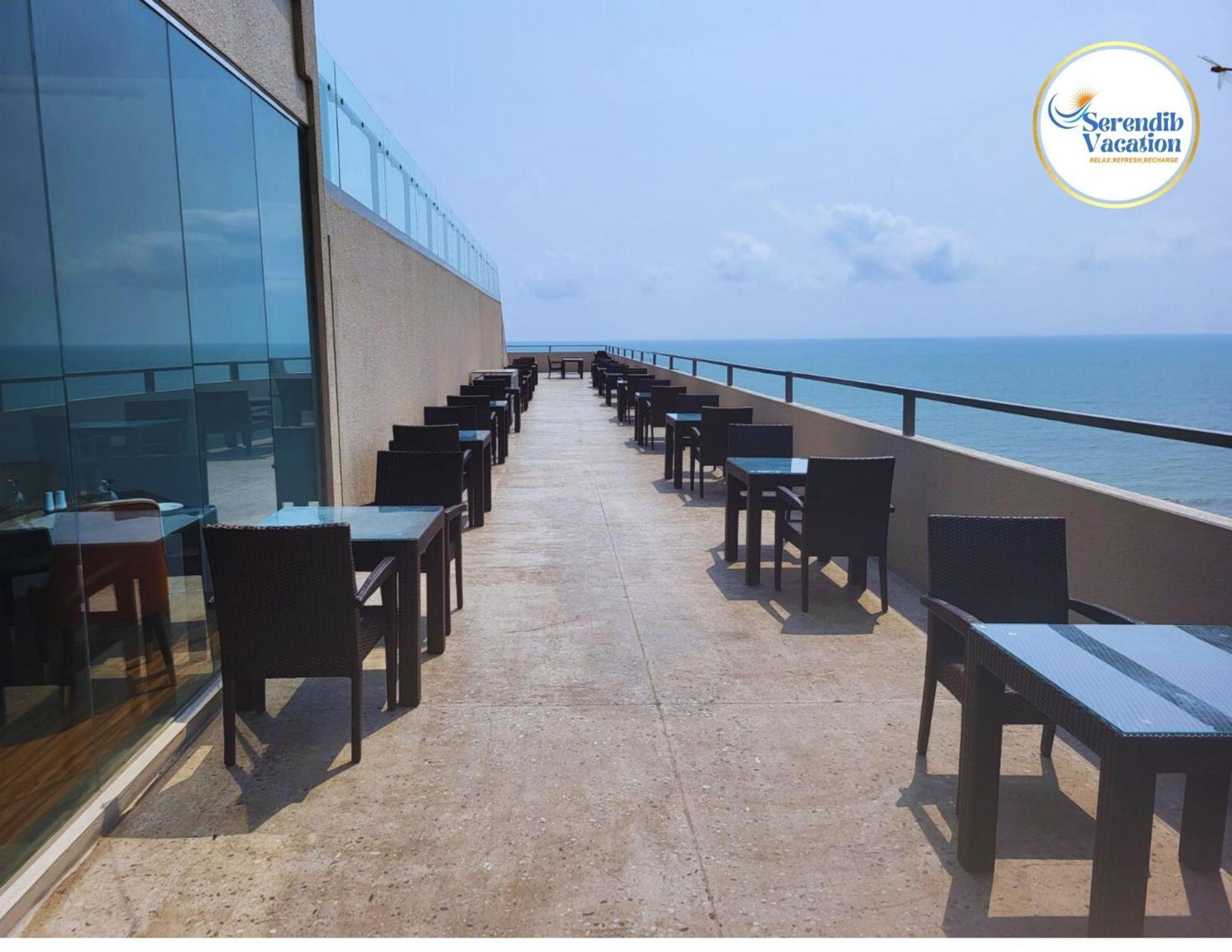 Negombo Ocean Breeze - Bliss On The Beach Luxury Apartments By Serendib Vacation المظهر الخارجي الصورة
