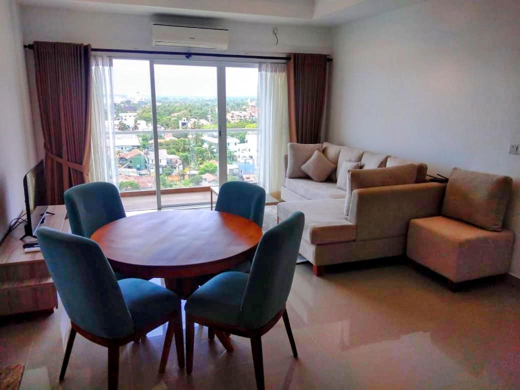 Negombo Ocean Breeze - Bliss On The Beach Luxury Apartments By Serendib Vacation المظهر الخارجي الصورة
