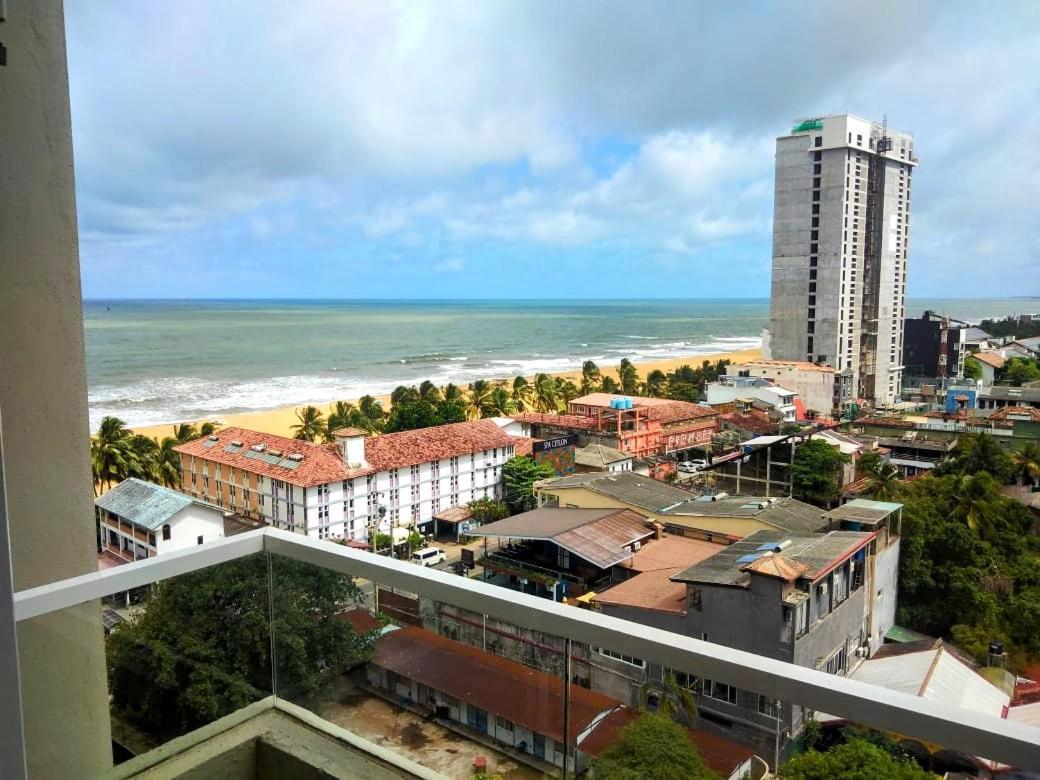 Negombo Ocean Breeze - Bliss On The Beach Luxury Apartments By Serendib Vacation المظهر الخارجي الصورة