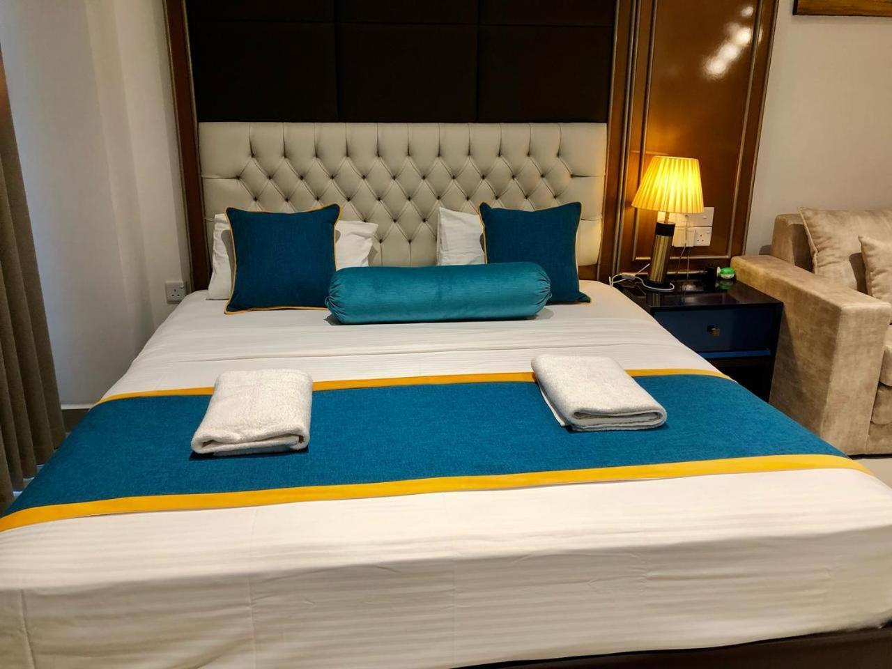 Negombo Ocean Breeze - Bliss On The Beach Luxury Apartments By Serendib Vacation المظهر الخارجي الصورة